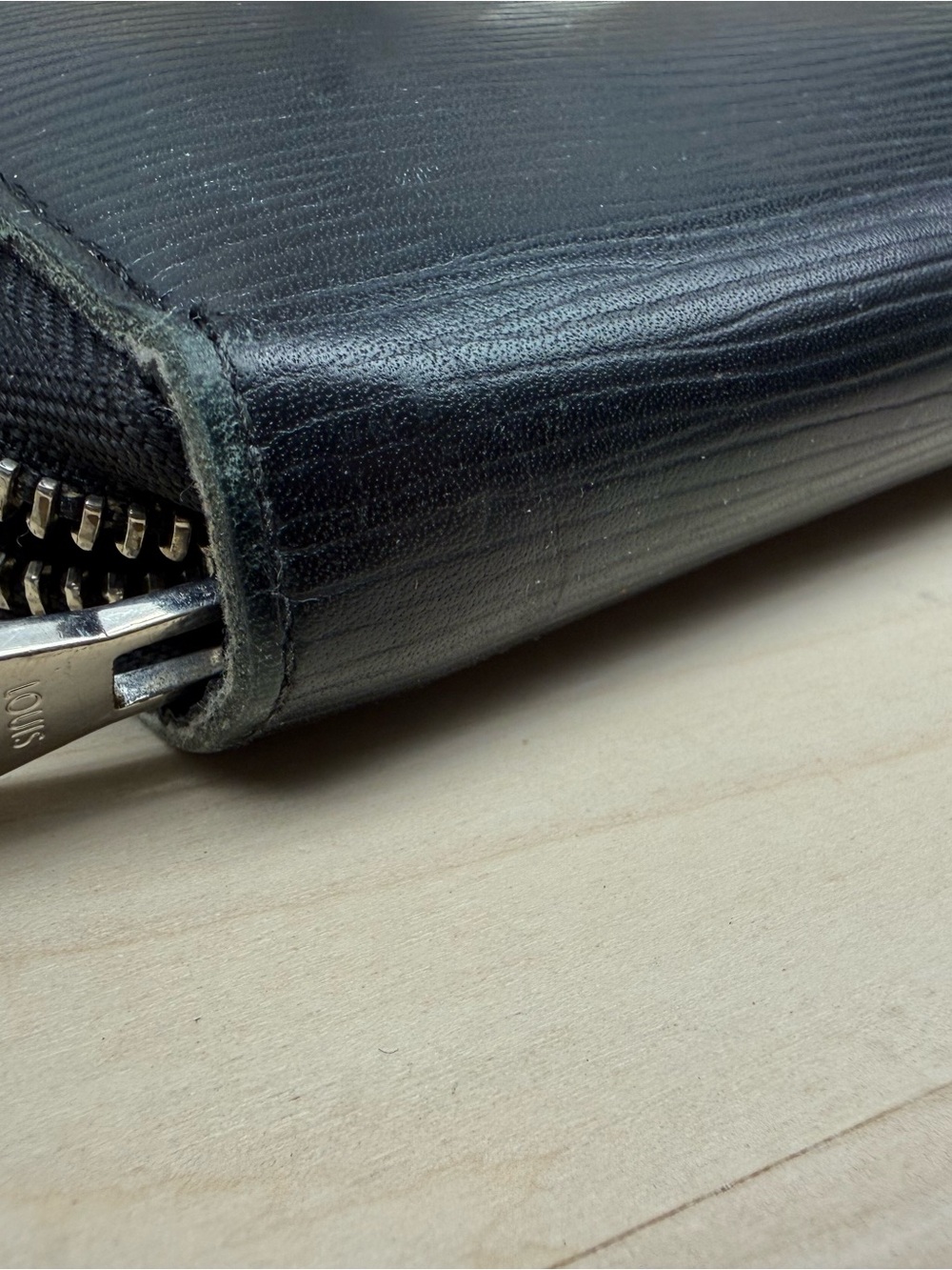 Louis Vuitton Black Epi Leather Zippy Wallet - Picture 7 of 9
